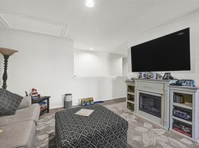 8322 Greys Lane, Houston TX 77095