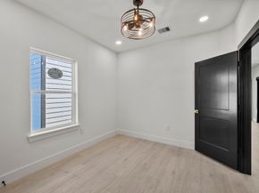 3615 Dreyfus Street, Houston TX 77021