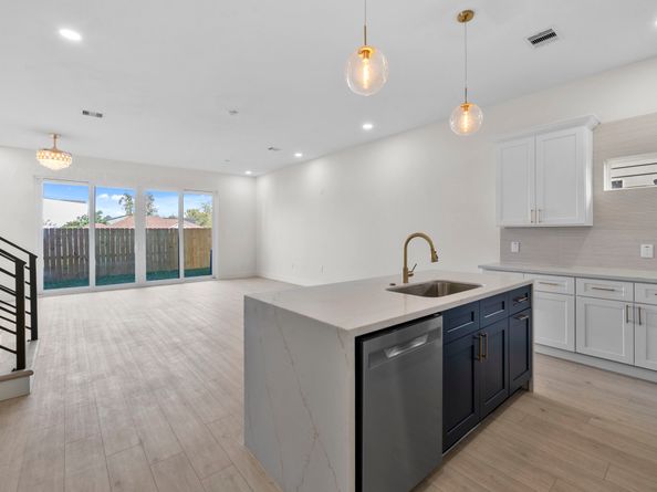 3615 Dreyfus Street, Houston TX 77021