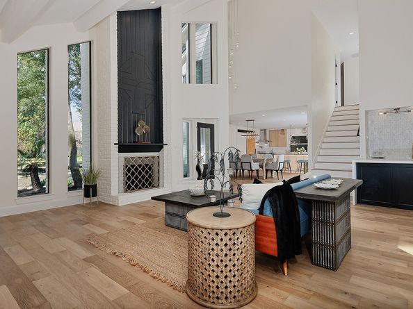 16 Crinkleroot Court, The Woodlands TX 77380