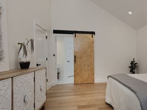 16 Crinkleroot Court, The Woodlands TX 77380