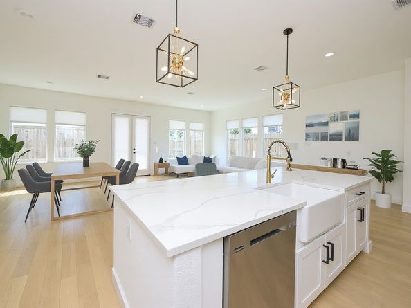 1932 Hoskins Drive, Houston TX 77080