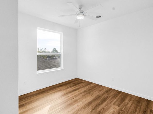 5323 Rue Street, Houston TX 77033