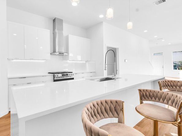 5323 Rue Street, Houston TX 77033