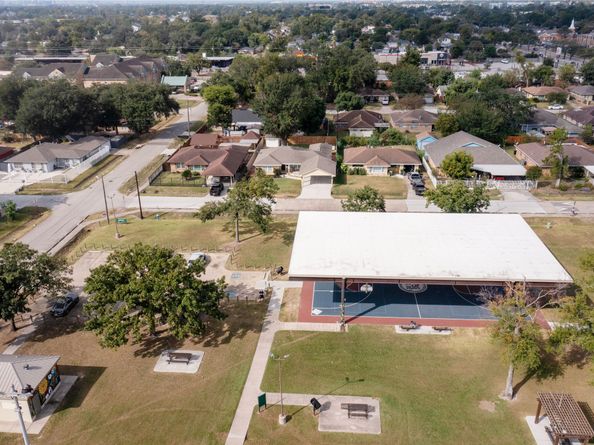 4607 Cetti Street, Houston TX 77009