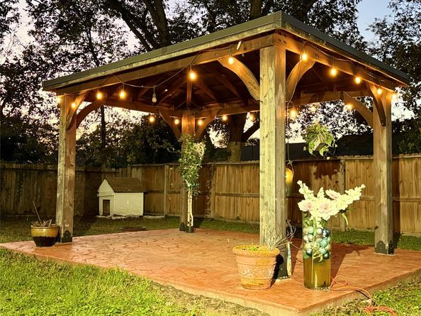 6406 Tall Willow Drive, Houston TX 77088