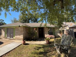 6406 Tall Willow Drive, Houston TX 77088