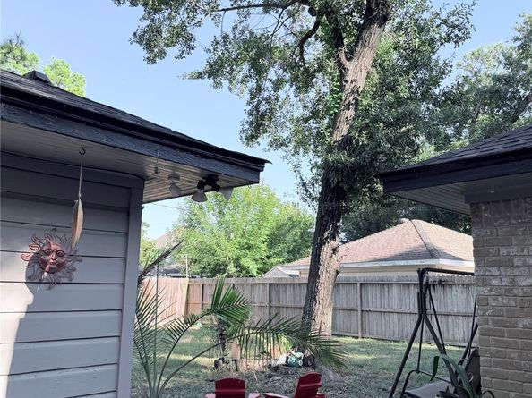 7146 Bayou Forest Drive, Houston TX 77088