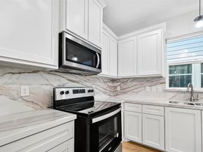 716 Zoe Street, Houston TX 77020