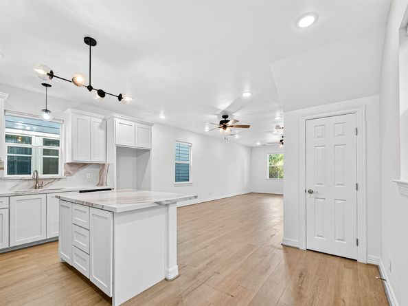 716 Zoe Street, Houston TX 77020