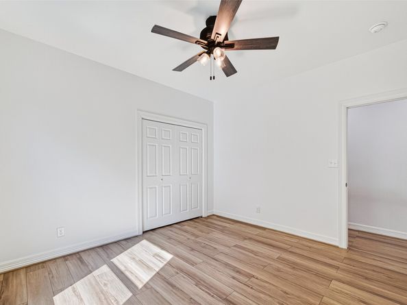 716 Zoe Street, Houston TX 77020