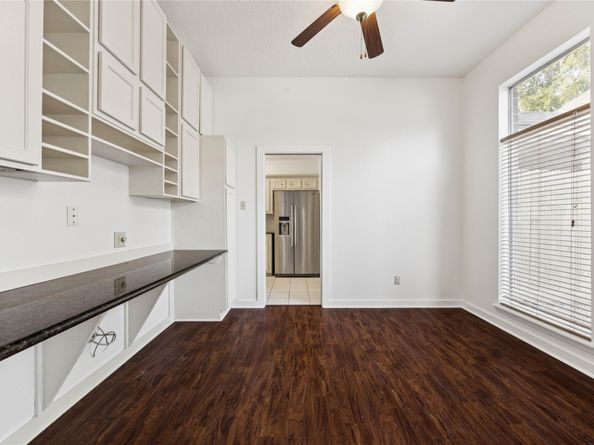 6611 Castle Lane Drive, Houston TX 77066