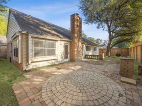 6611 Castle Lane Drive, Houston TX 77066
