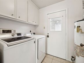 6611 Castle Lane Drive, Houston TX 77066