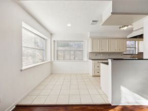 6611 Castle Lane Drive, Houston TX 77066