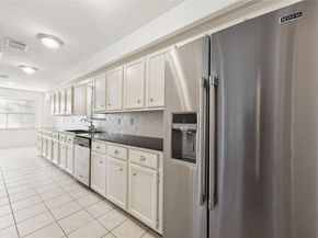 6611 Castle Lane Drive, Houston TX 77066