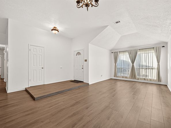 8526 Greenleaf Lake Drive, Houston TX 77095