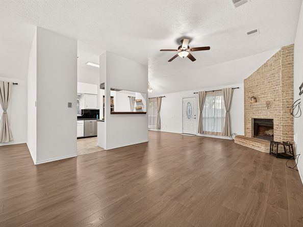 8526 Greenleaf Lake Drive, Houston TX 77095