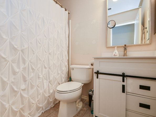 13600 Breton Ridge Street 16B, Houston TX 77070