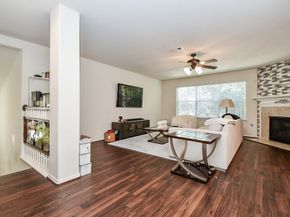 13600 Breton Ridge Street 16B, Houston TX 77070