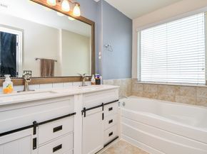 13600 Breton Ridge Street 16B, Houston TX 77070