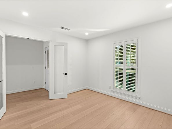 5826 Dumfries Drive, Houston TX 77096