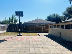 5914 Dream Court, Houston TX 77085