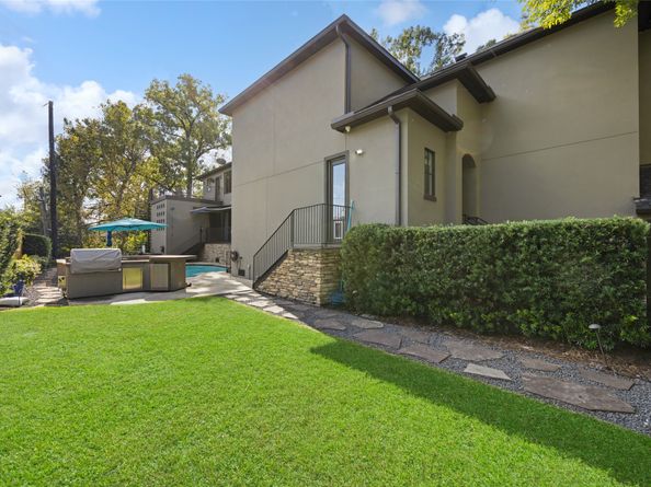 1106 Timbergrove Lane, Houston TX 77008