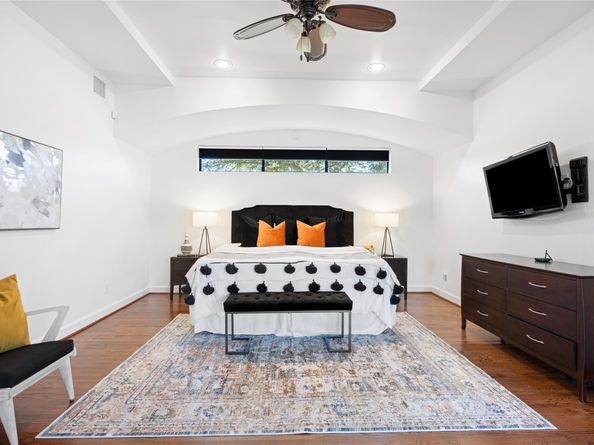 1106 Timbergrove Lane, Houston TX 77008