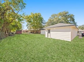 15150 Dogwood Tree Street, Houston TX 77060