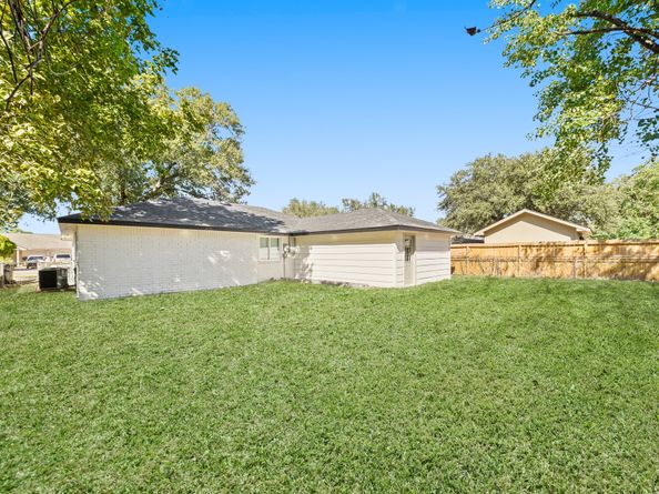 15150 Dogwood Tree Street, Houston TX 77060