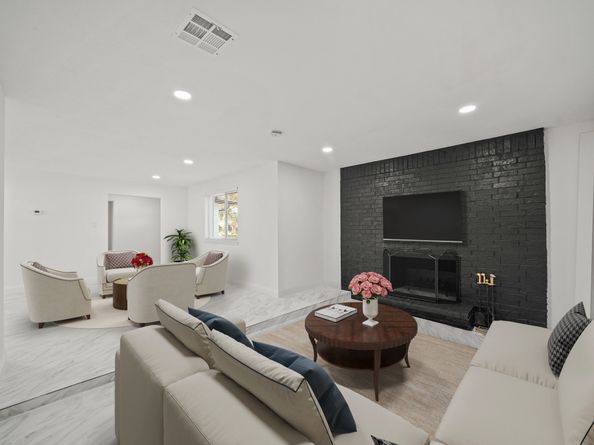 15150 Dogwood Tree Street, Houston TX 77060