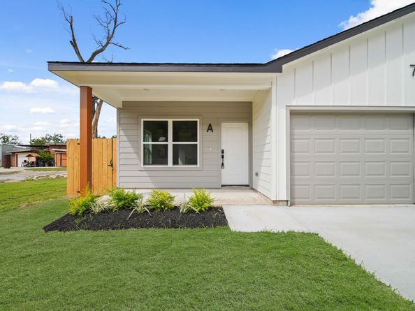 7817 Beckley Street A/B, Houston TX 77088