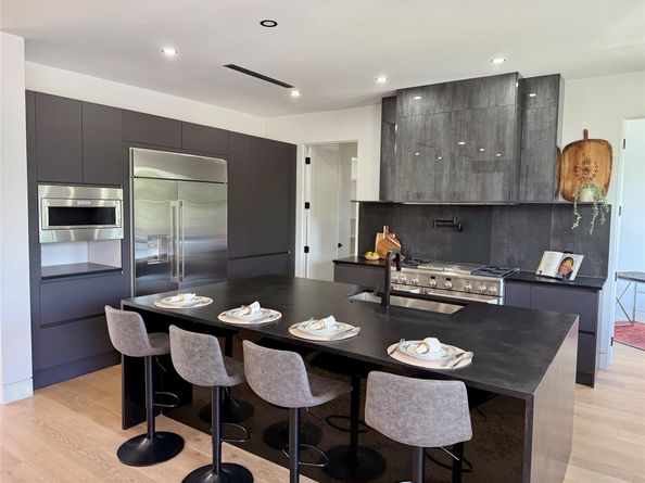 5055 Yarwell Drive, Houston TX 77096