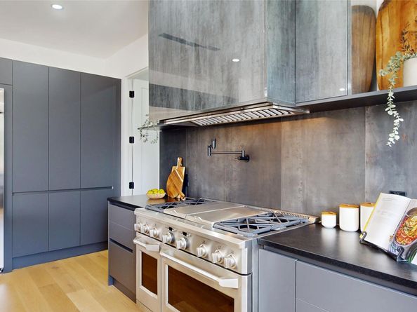 5055 Yarwell Drive, Houston TX 77096