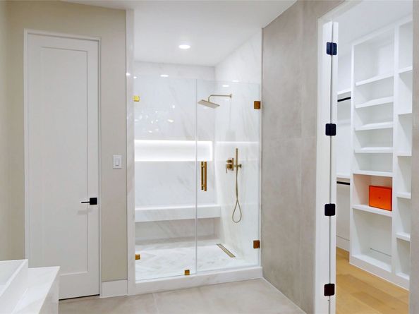 5055 Yarwell Drive, Houston TX 77096