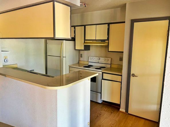 9000 Bissonnet Street 406, Houston TX 77074