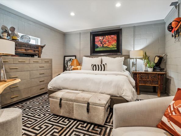 5602 Indian Circle, Houston TX 77056