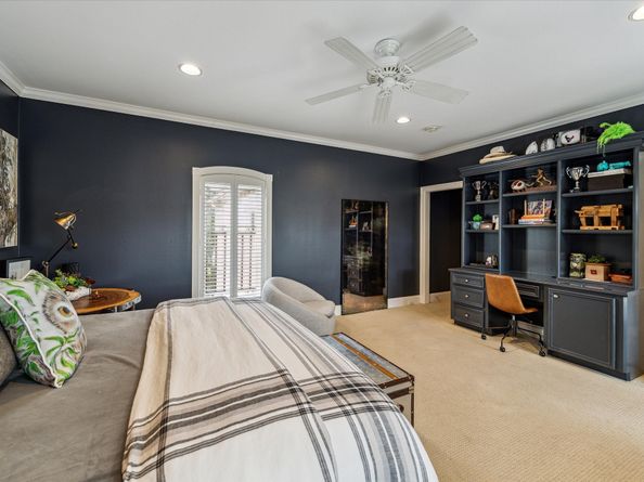 5602 Indian Circle, Houston TX 77056