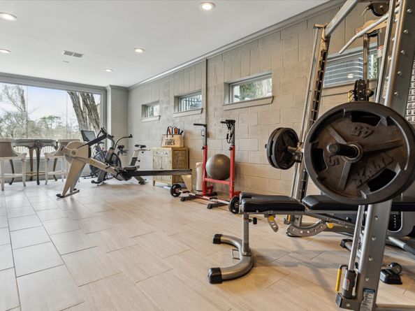 5602 Indian Circle, Houston TX 77056