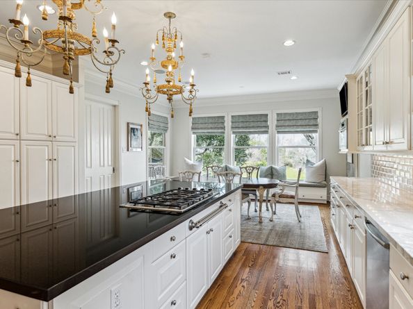 5602 Indian Circle, Houston TX 77056