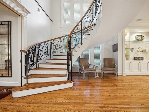 5602 Indian Circle, Houston TX 77056