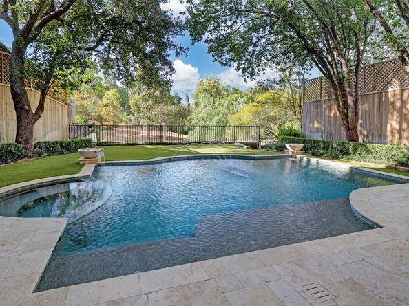 5602 Indian Circle, Houston TX 77056