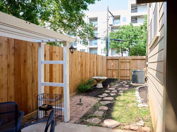 918 Cohn Street, Houston TX 77007