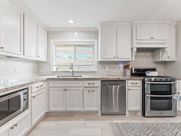 1919 Ansbury Drive, Houston TX 77018