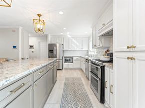 1919 Ansbury Drive, Houston TX 77018