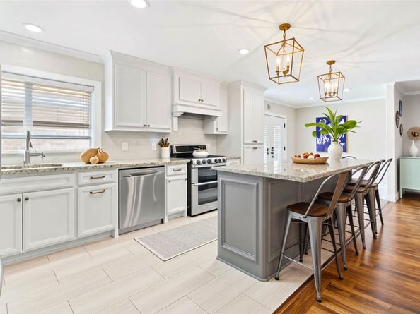 1919 Ansbury Drive, Houston TX 77018