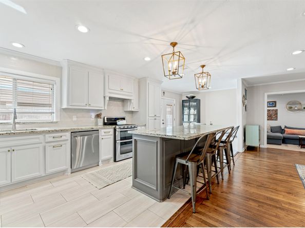 1919 Ansbury Drive, Houston TX 77018