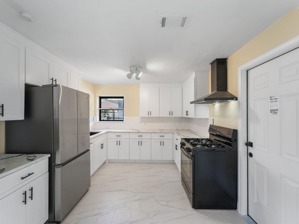 9711 Bertwood Street, Houston TX 77016