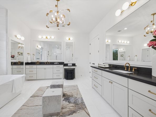 1330 Richelieu Lane, Houston TX 77018